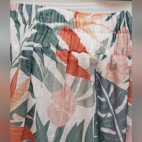 La Maison par Molly Bracken, shorts, size Medium - Picture 2 of 13